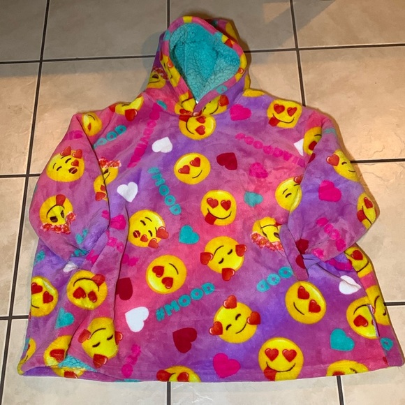 Emoji OverSized Kids Fluffy hoodie sweater Girls Kids 4-10 Like New! - Picture 1 of 10